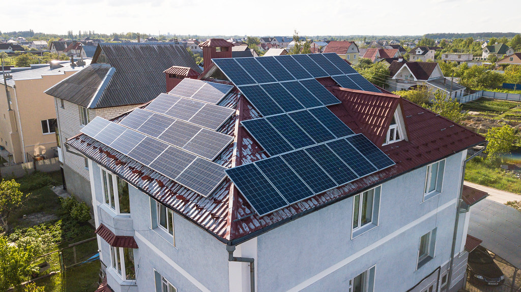Vivint integration with SubcontractorHub for roofing, HVAC, and solar contractors